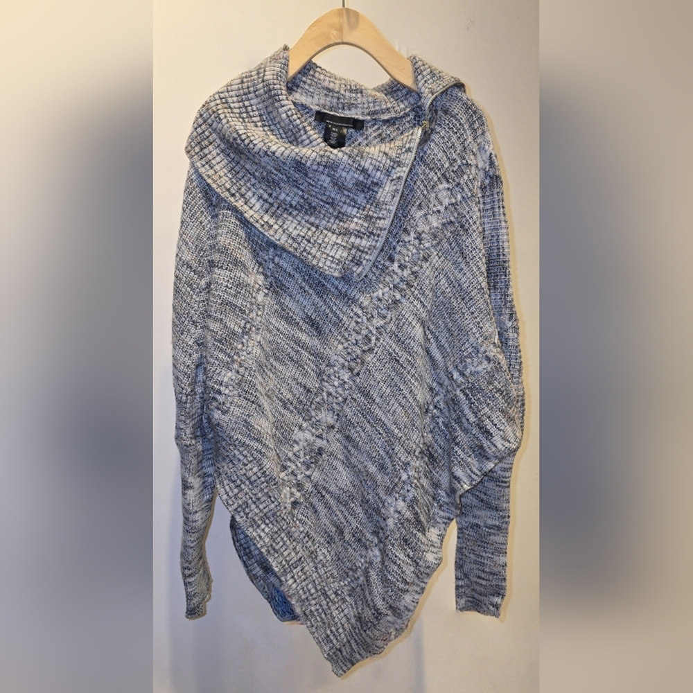 WHITE HOUSE BLACK MARKET PONCHO SWEATER with raglan sleeves in ML with zipper